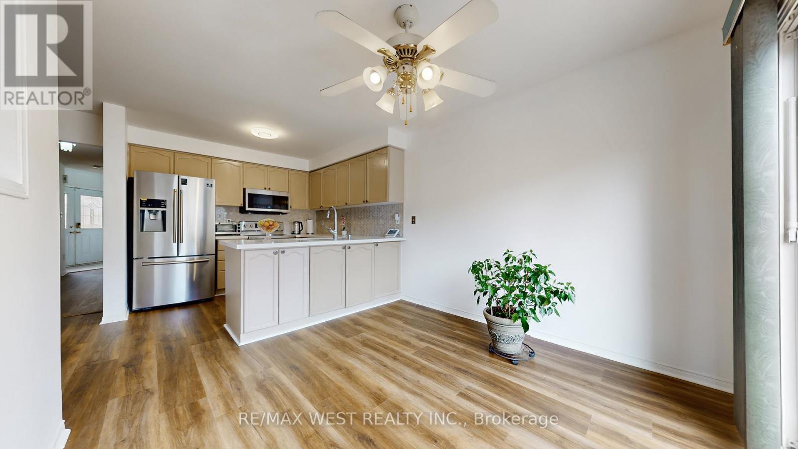 1042 Windsor Hill Boulevard, Mississauga (East Credit), Ontario  L5V 1P4 - Photo 12 - W12897262