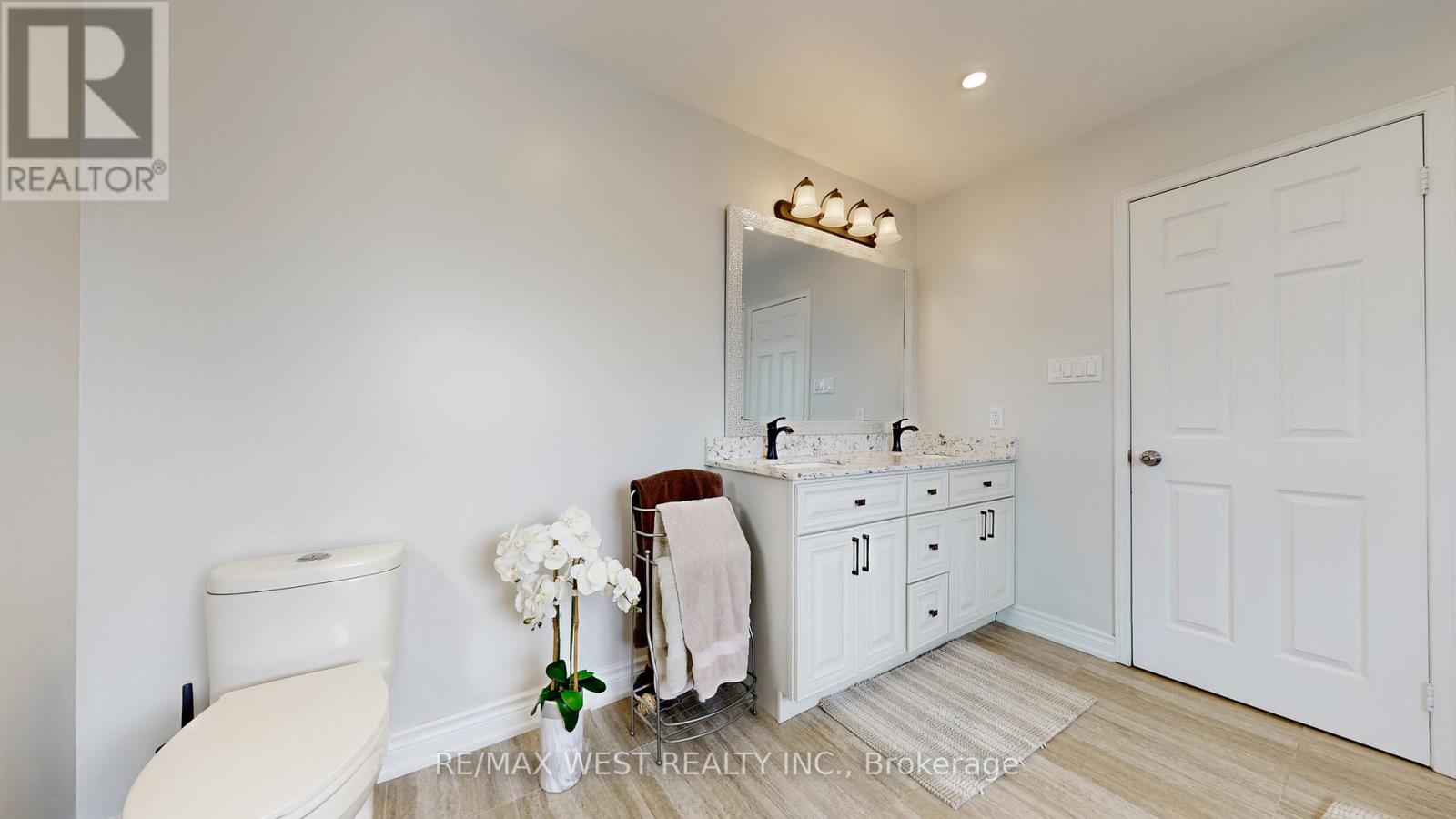 1042 Windsor Hill Boulevard, Mississauga (East Credit), Ontario  L5V 1P4 - Photo 19 - W12897262