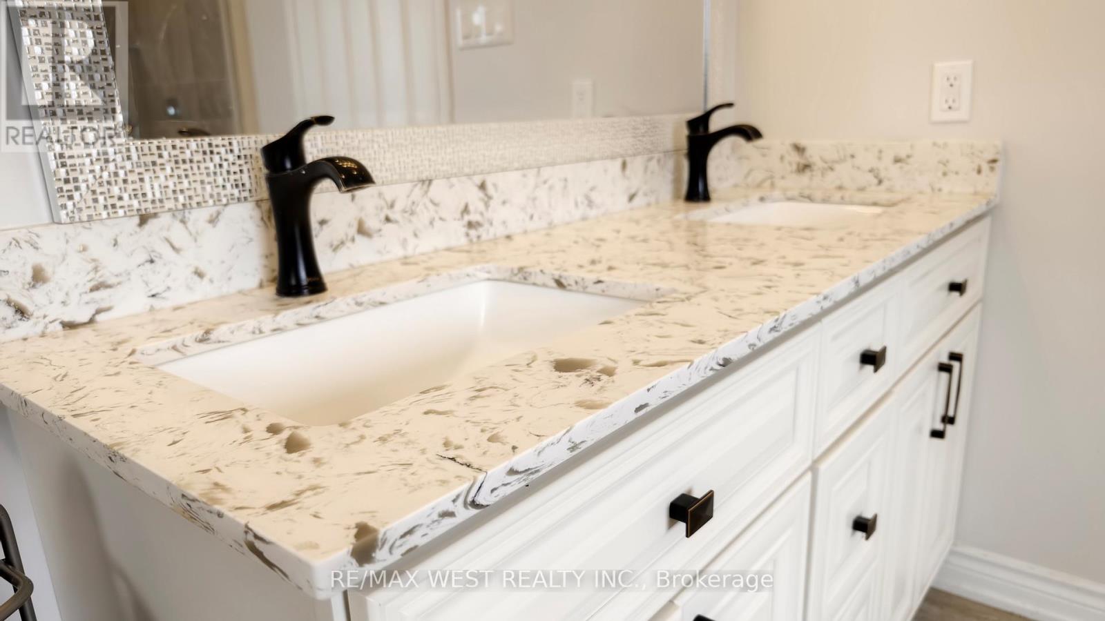 1042 Windsor Hill Boulevard, Mississauga (East Credit), Ontario  L5V 1P4 - Photo 20 - W12897262