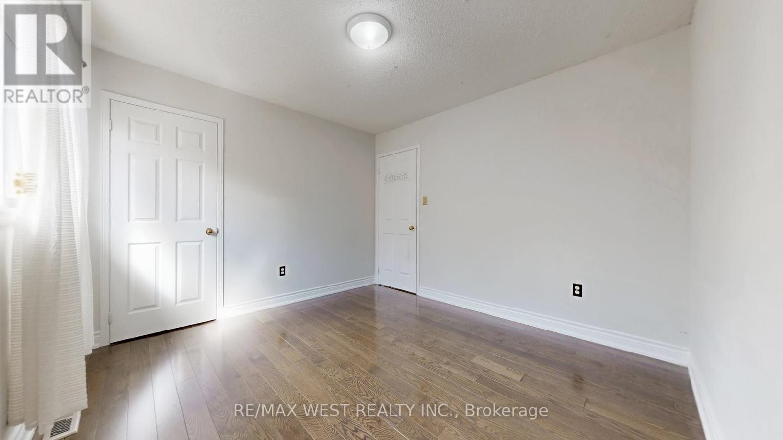 1042 Windsor Hill Boulevard, Mississauga (East Credit), Ontario  L5V 1P4 - Photo 26 - W12897262