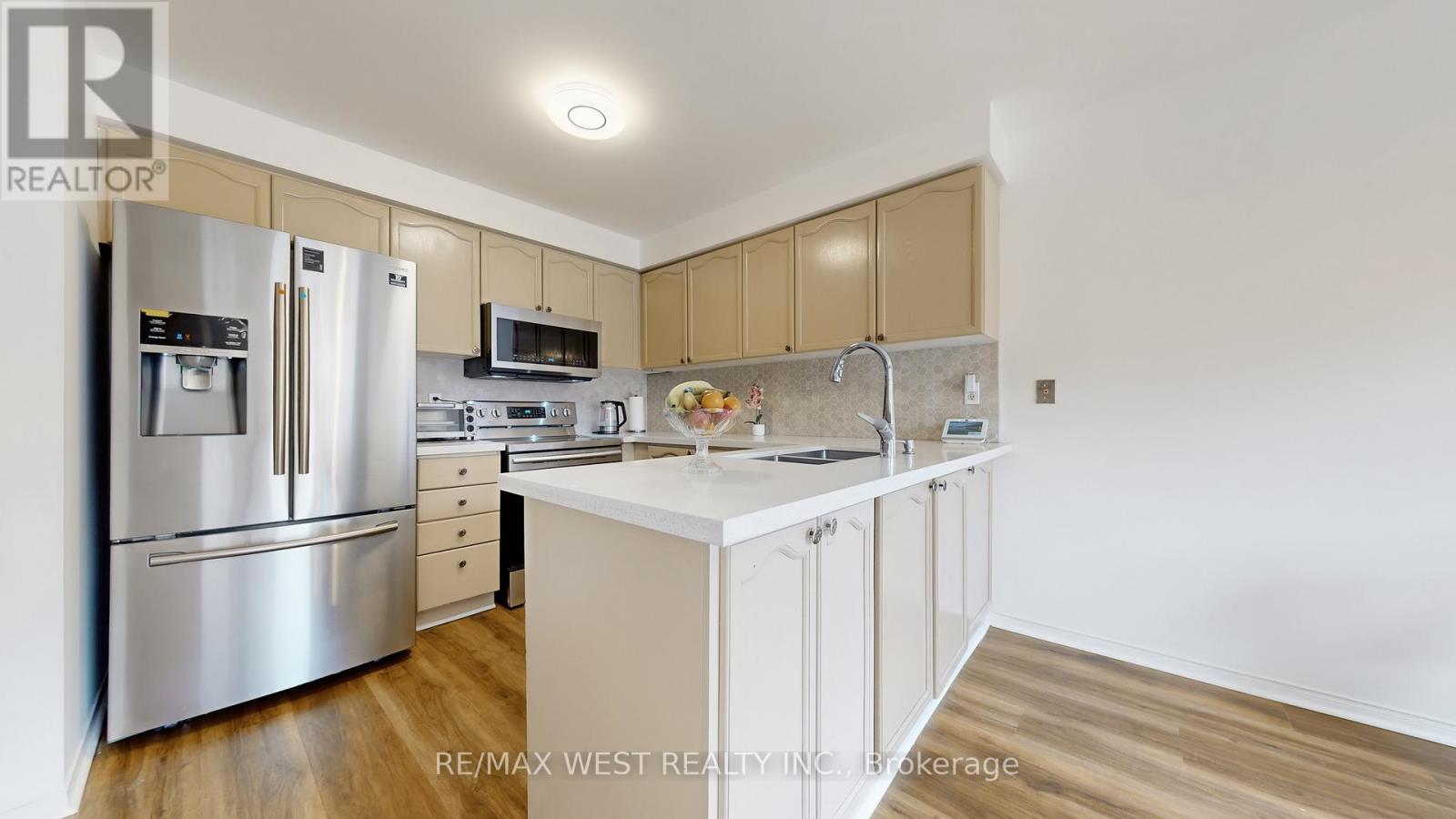 1042 Windsor Hill Boulevard, Mississauga (East Credit), Ontario  L5V 1P4 - Photo 9 - W12897262