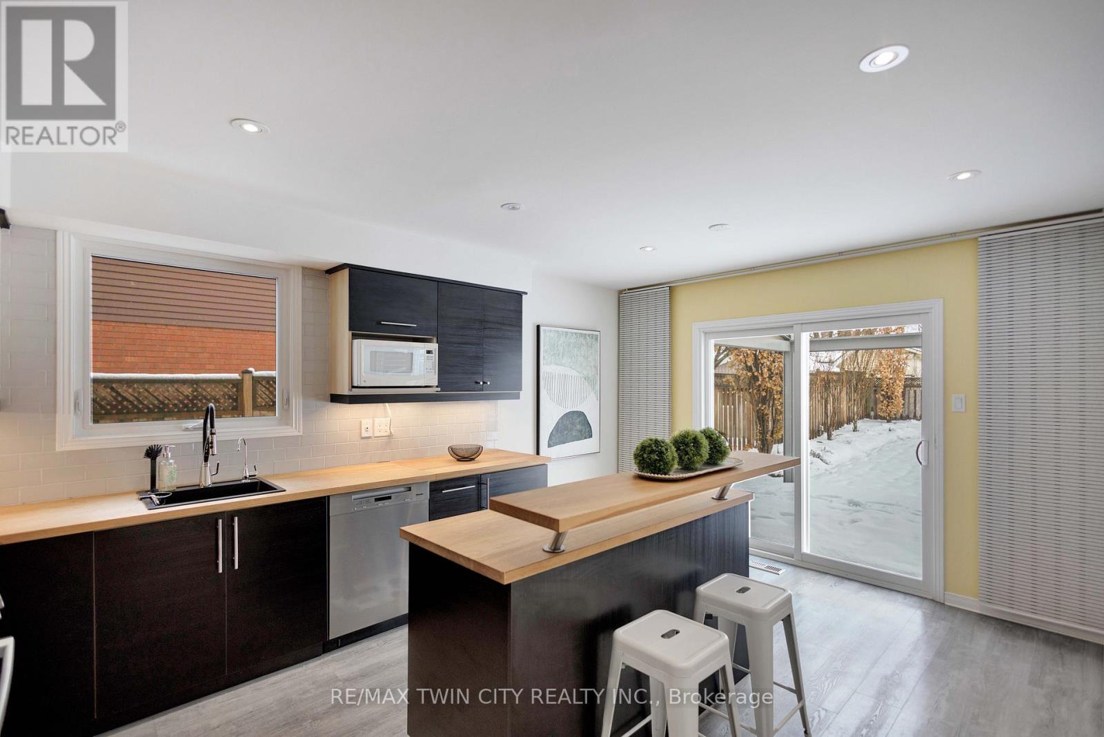 21 Riva Ridge, Brantford, Ontario  N3P 1S2 - Photo 9 - X12885720