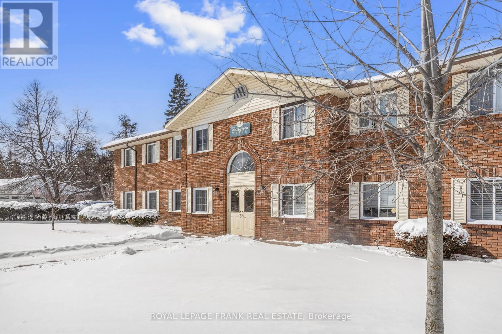 102 - 15 Clifton Street, Kawartha Lakes, Ontario  K0M 1N0 - Photo 2 - X12897834