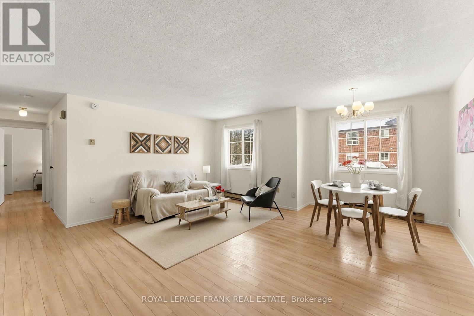 102 - 15 Clifton Street, Kawartha Lakes, Ontario  K0M 1N0 - Photo 6 - X12897834