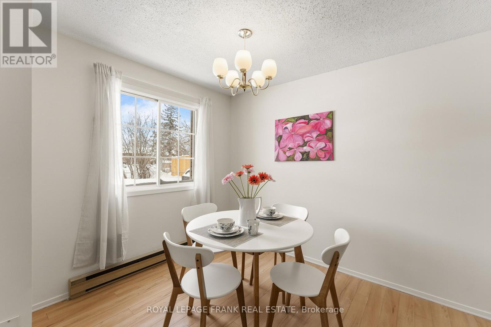 102 - 15 Clifton Street, Kawartha Lakes, Ontario  K0M 1N0 - Photo 8 - X12897834