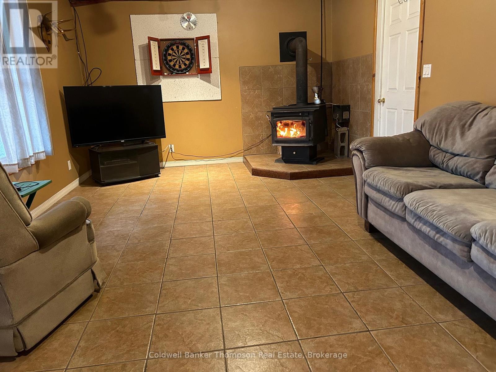 475 Chapman Drive E, Magnetawan, Ontario  P0A 1C0 - Photo 4 - X12887606