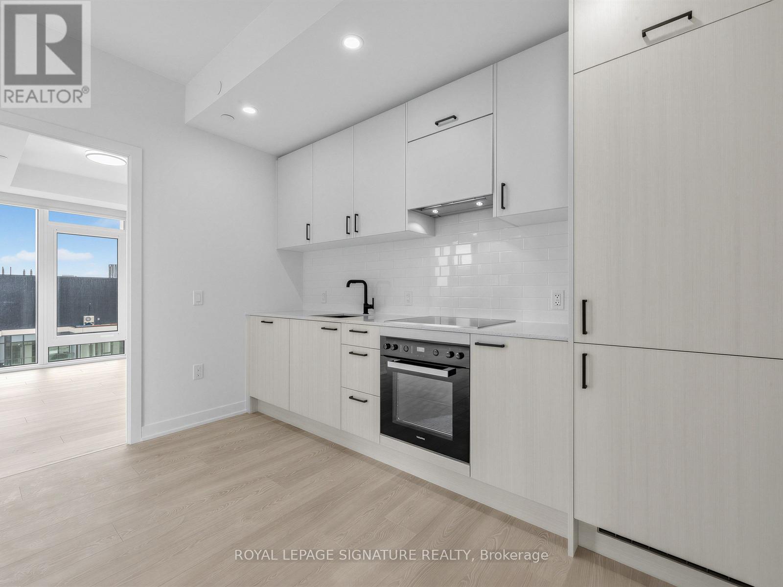 1007 - 1 Quarrington Lane, Toronto, Ontario  M3C 0S4 - Photo 12 - C12897846