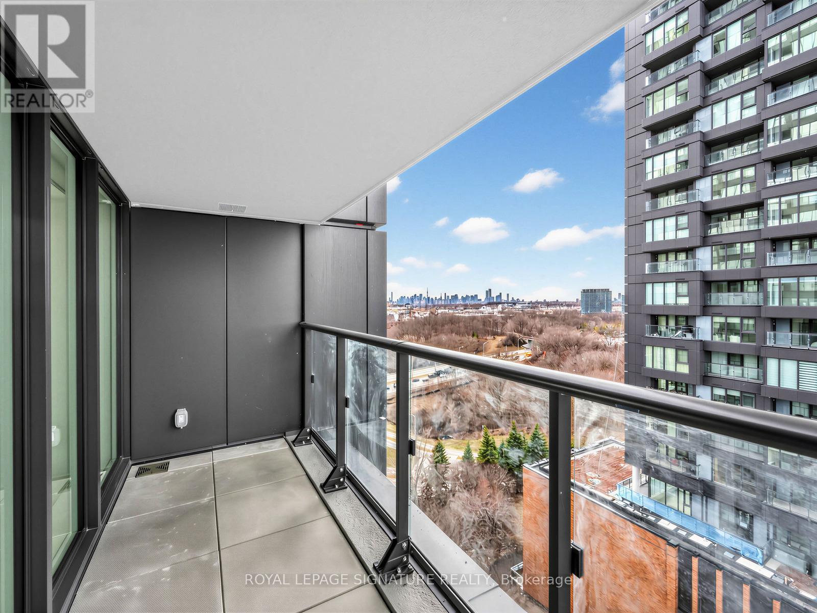 1007 - 1 Quarrington Lane, Toronto, Ontario  M3C 0S4 - Photo 25 - C12897846