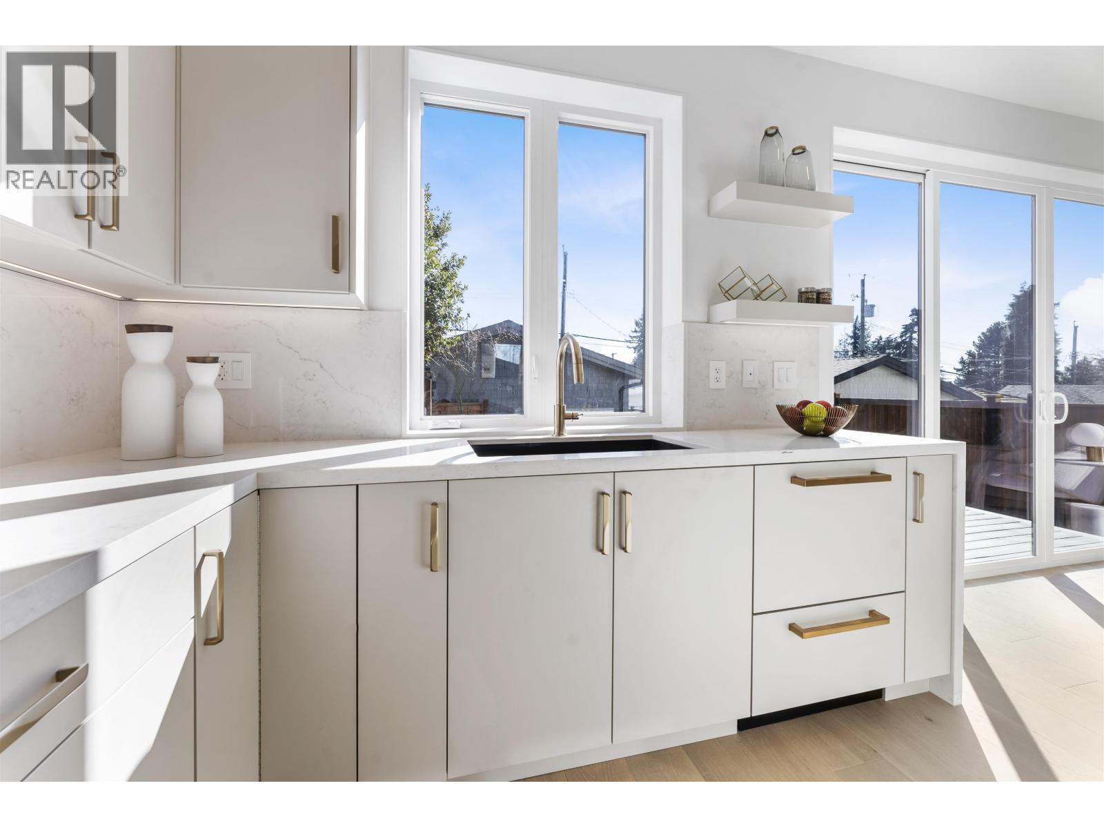 2 2138 W 48th Avenue, Vancouver, British Columbia  V6M 2P5 - Photo 11 - R3101393