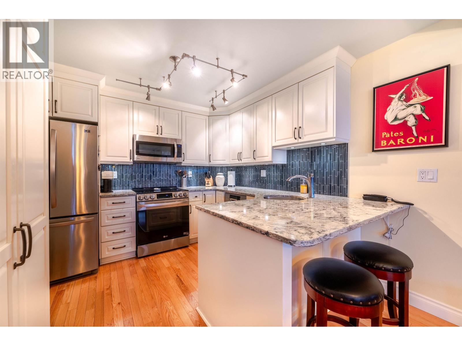 1606 612 Fifth Avenue, New Westminster, British Columbia  V3M 1X5 - Photo 5 - R3101363