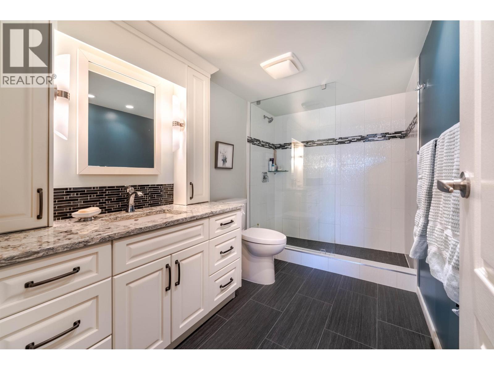 1606 612 Fifth Avenue, New Westminster, British Columbia  V3M 1X5 - Photo 13 - R3101363