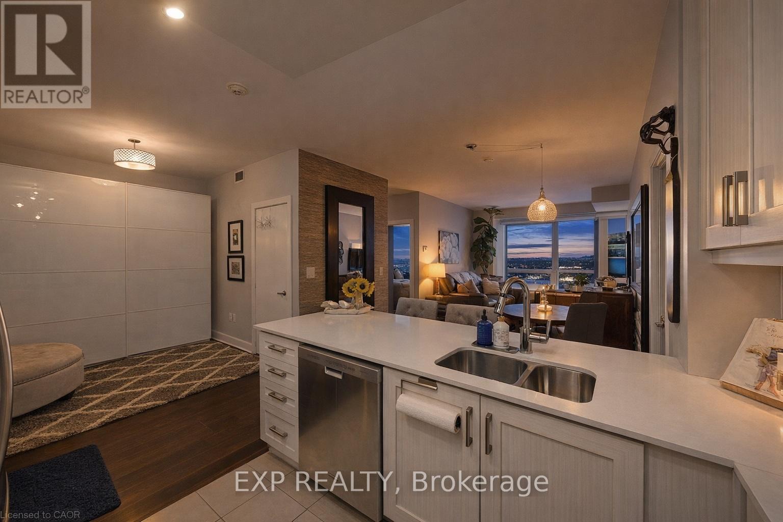 201 - 2470 PRINCE MICHAEL DRIVE, Oakville, Ontario