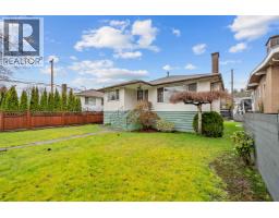 <div class="price">$1,698,000</div> 3115 E 49 Avenue, Vancouver<br><div style="margin-bottom:8px;"><small>RE/MAX Results Realty</small></div><div class='bed_bath'>5 Bed | 2 Bath</div>