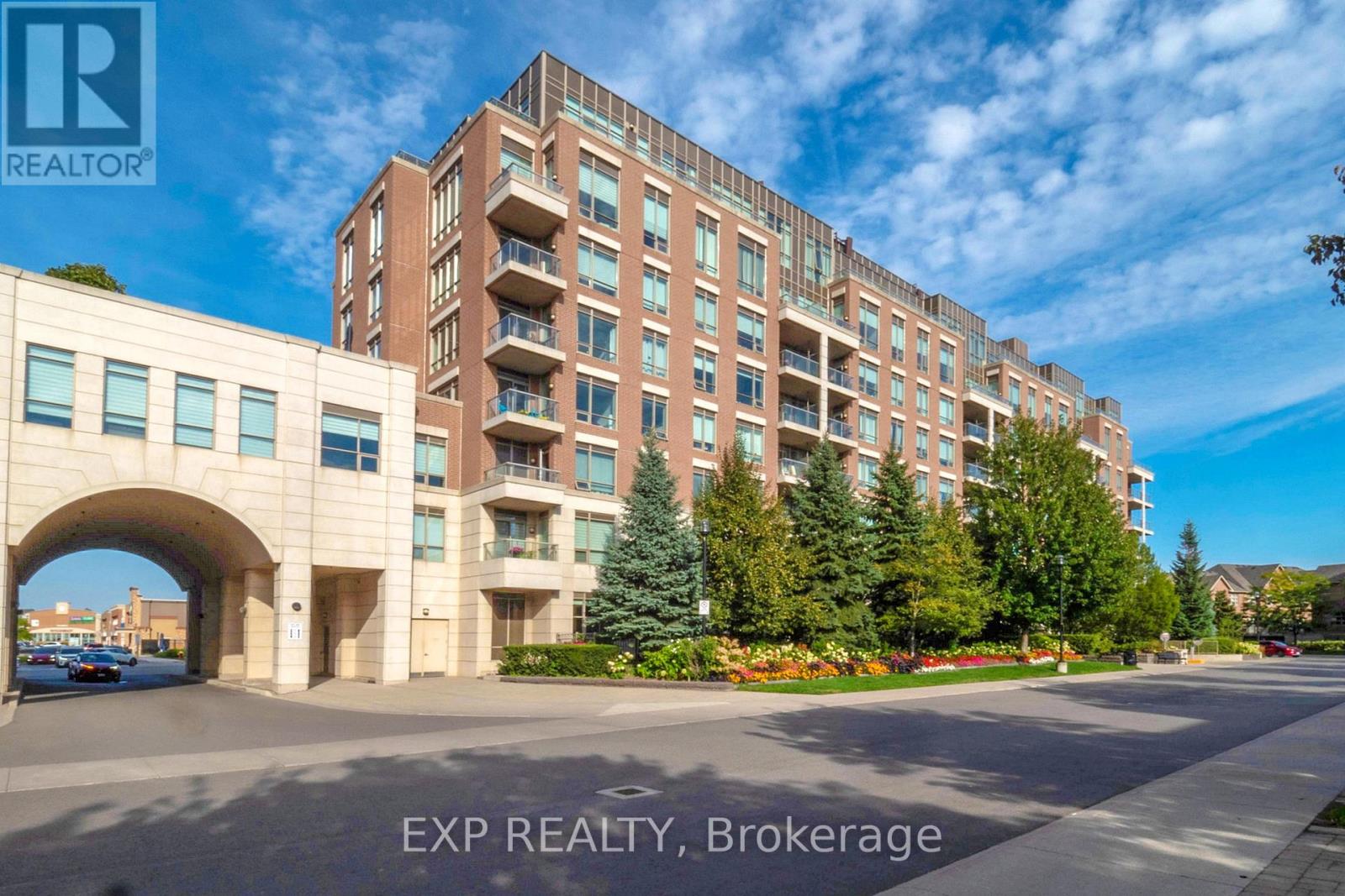 201 - 2470 Prince Michael Drive, Oakville (Jc Joshua Creek), Ontario  L6H 0G9 - Photo 2 - W12896178