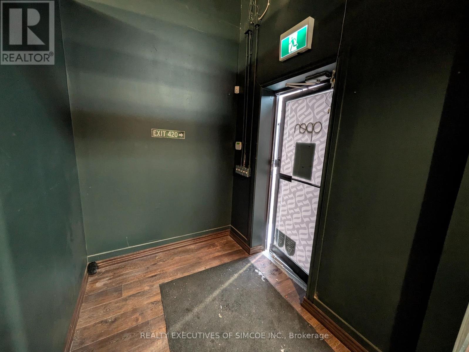 12 Chase Mceachern Way, Barrie (City Centre), Ontario  L4M 1A1 - Photo 3 - S12897812