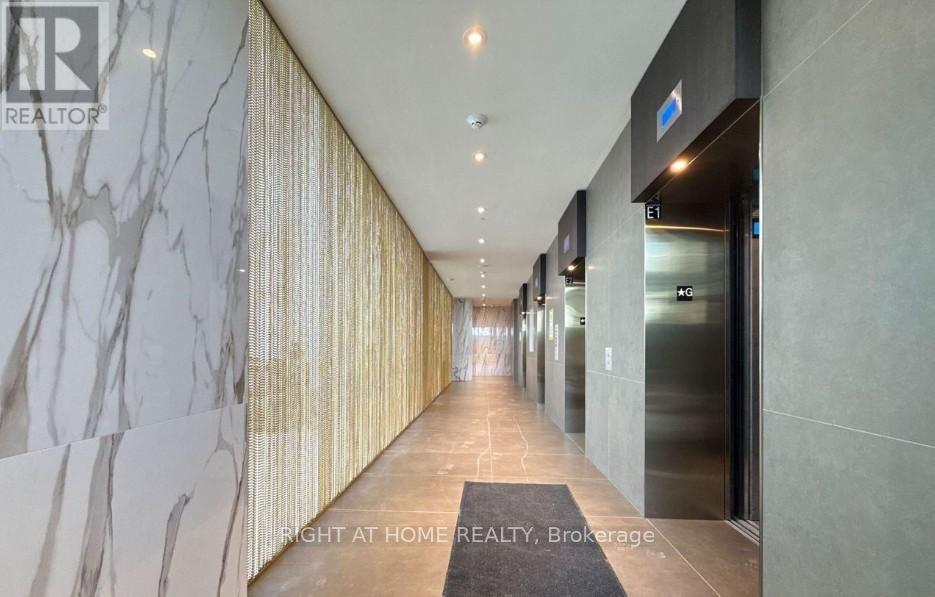 3901 - 448 Burnhamthorpe Road W, Mississauga, Ontario  L5B 4M6 - Photo 4 - W12897832