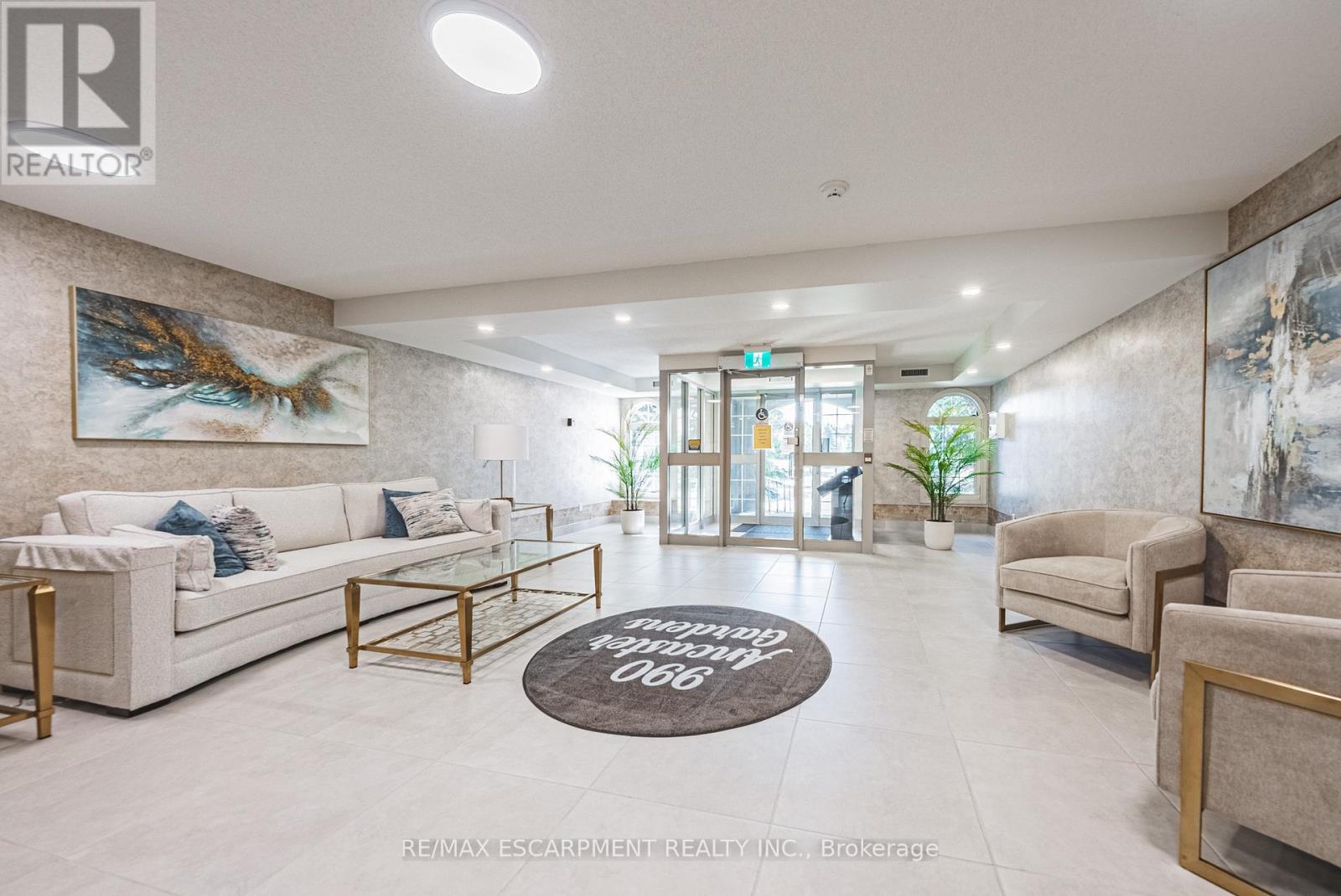 308 - 990 Golf Links Road, Hamilton, Ontario  L9K 1J8 - Photo 4 - X12897848