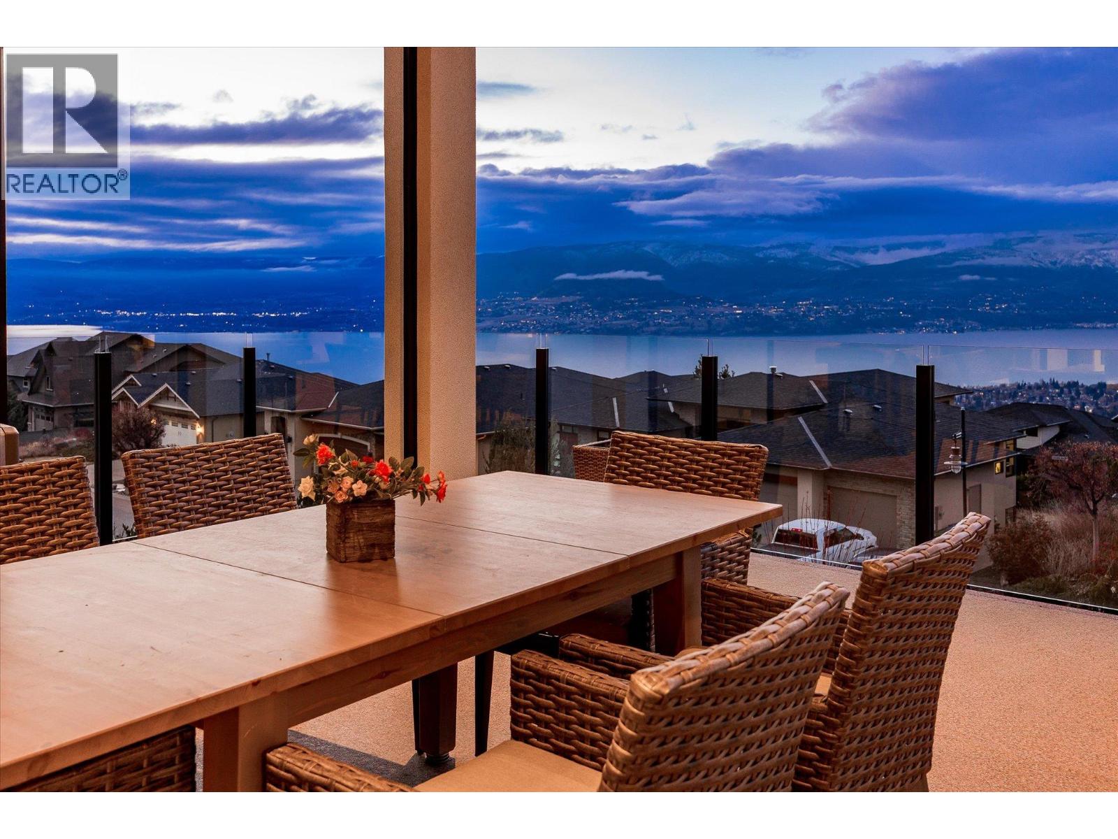 944 Hewetson Court, Kelowna, British Columbia  V1W 5H8 - Photo 5 - 10377144