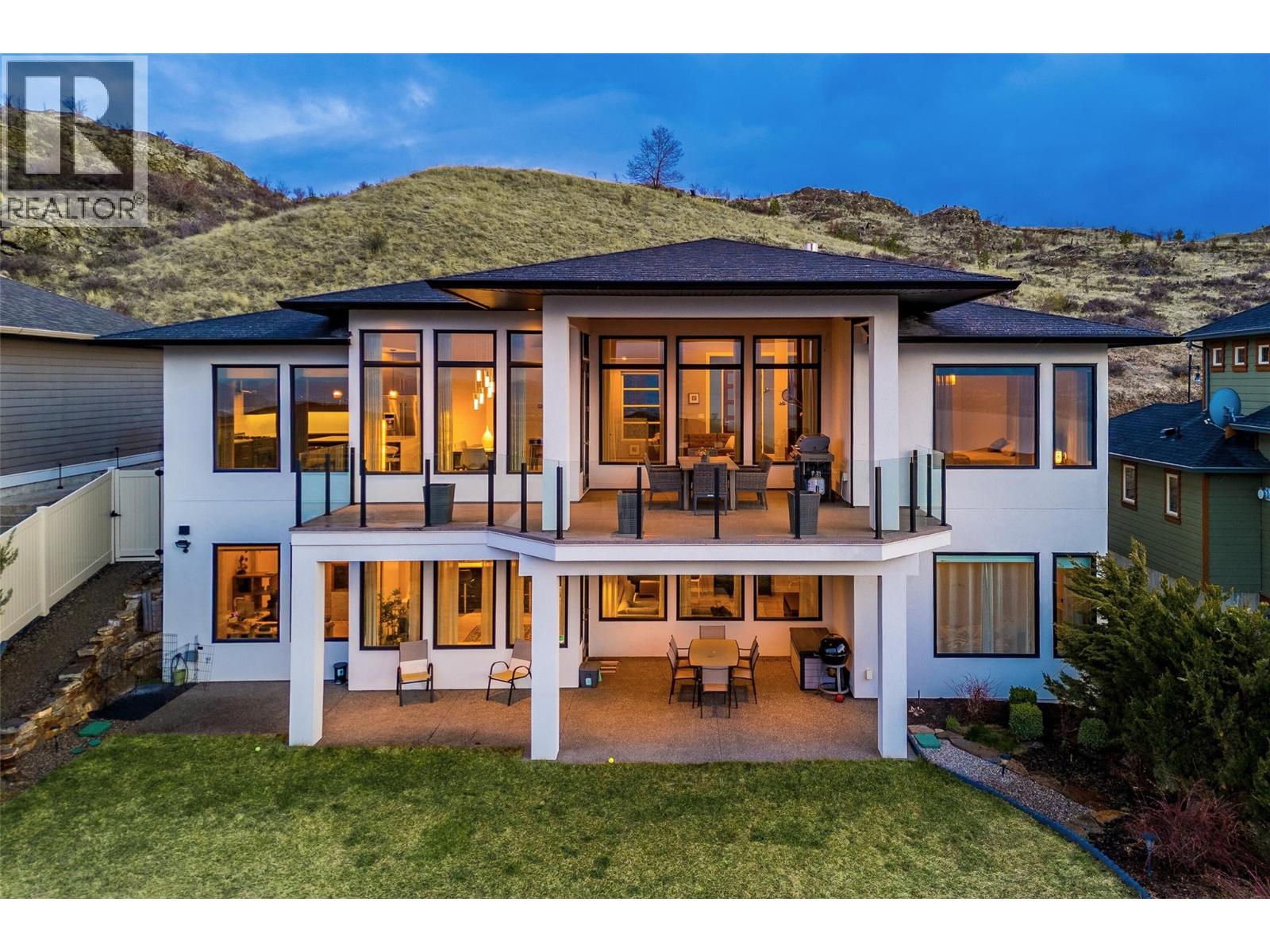 944 Hewetson Court, Kelowna, British Columbia  V1W 5H8 - Photo 4 - 10377144