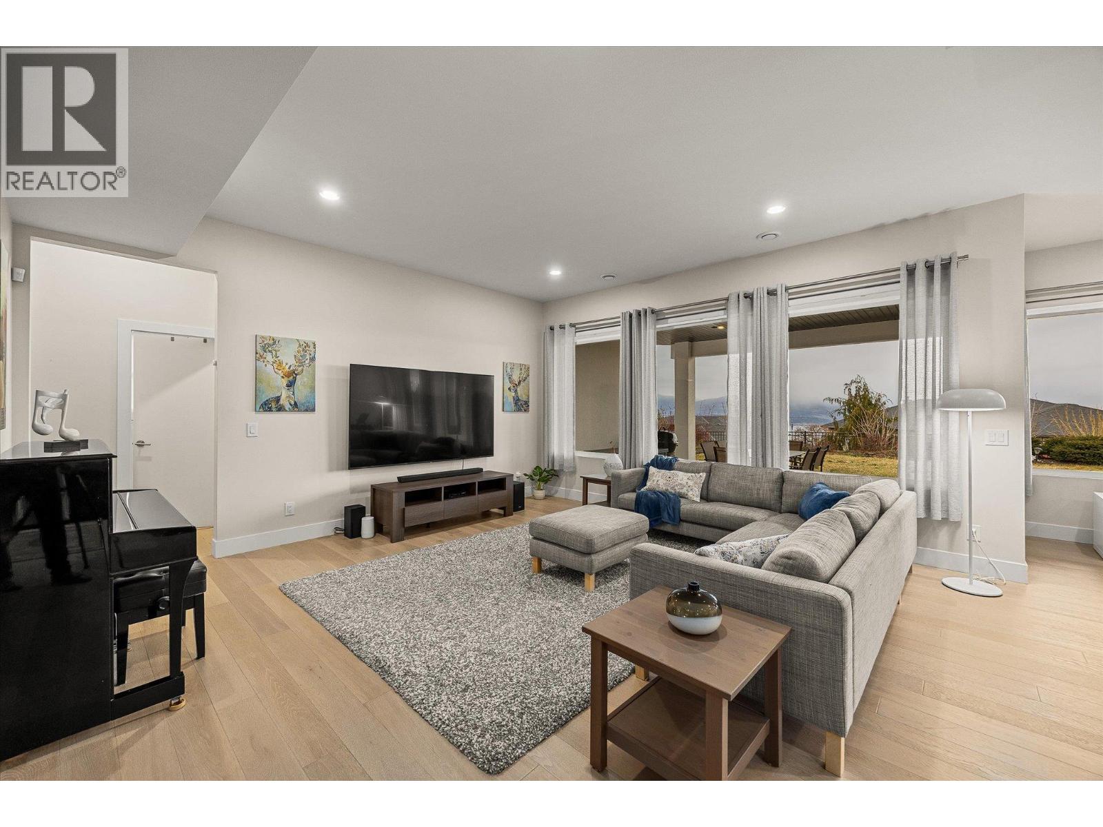 944 Hewetson Court, Kelowna, British Columbia  V1W 5H8 - Photo 36 - 10377144