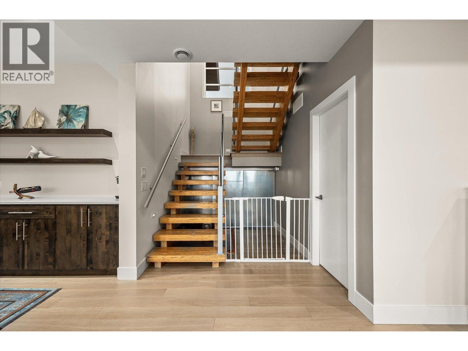 944 Hewetson Court, Kelowna, British Columbia  V1W 5H8 - Photo 34 - 10377144