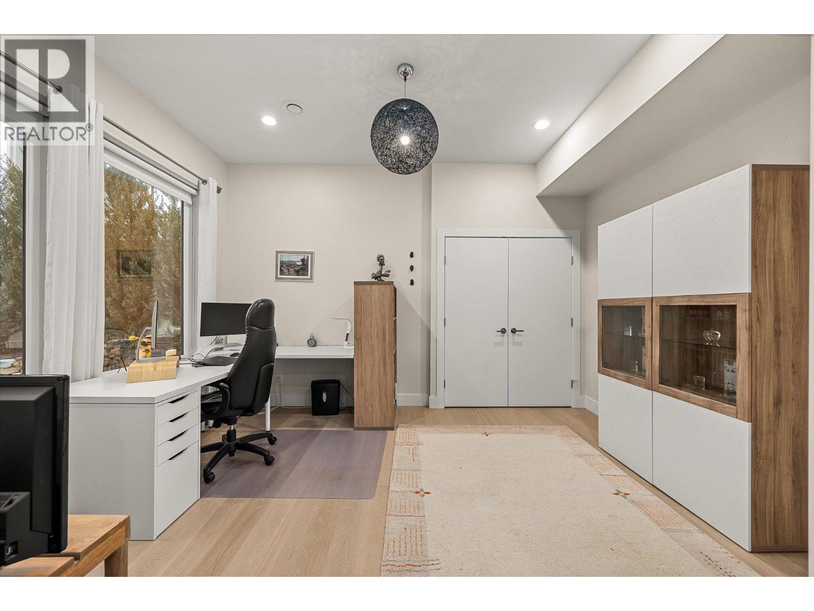 944 Hewetson Court, Kelowna, British Columbia  V1W 5H8 - Photo 48 - 10377144