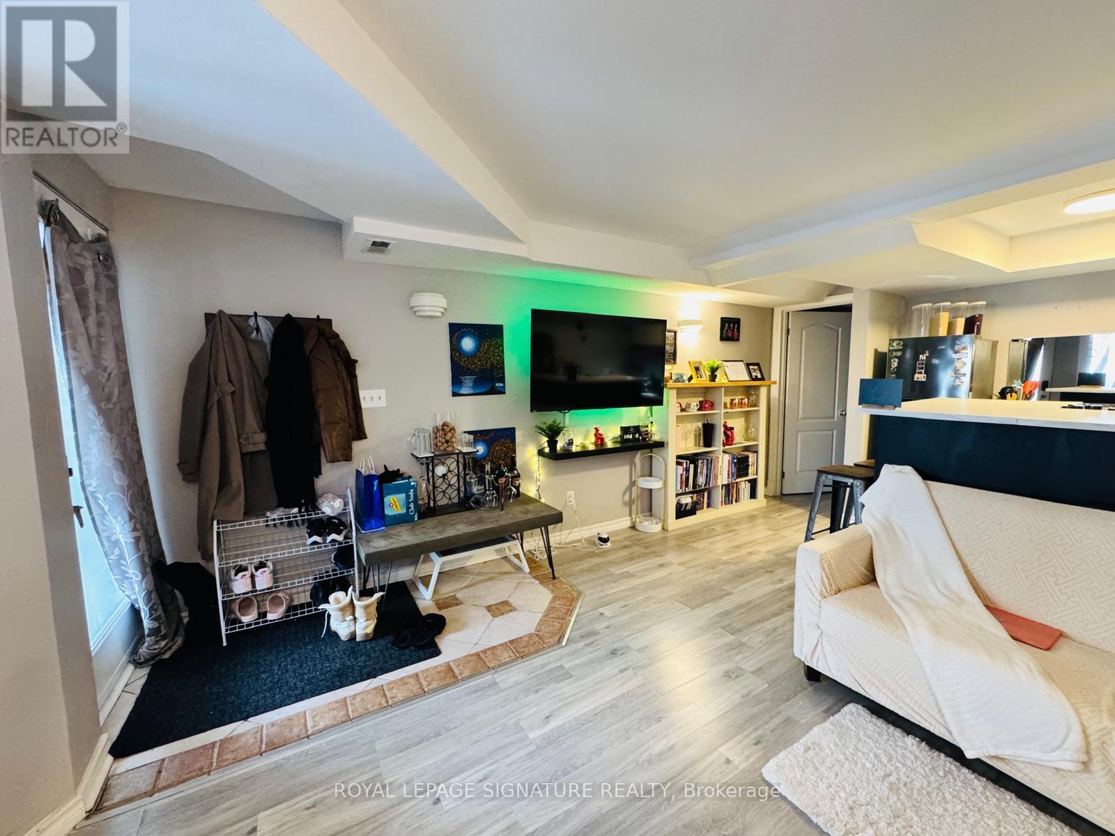 Lower - 87 Leroy Avenue, Toronto, Ontario  M4J 4G9 - Photo 3 - E12886260