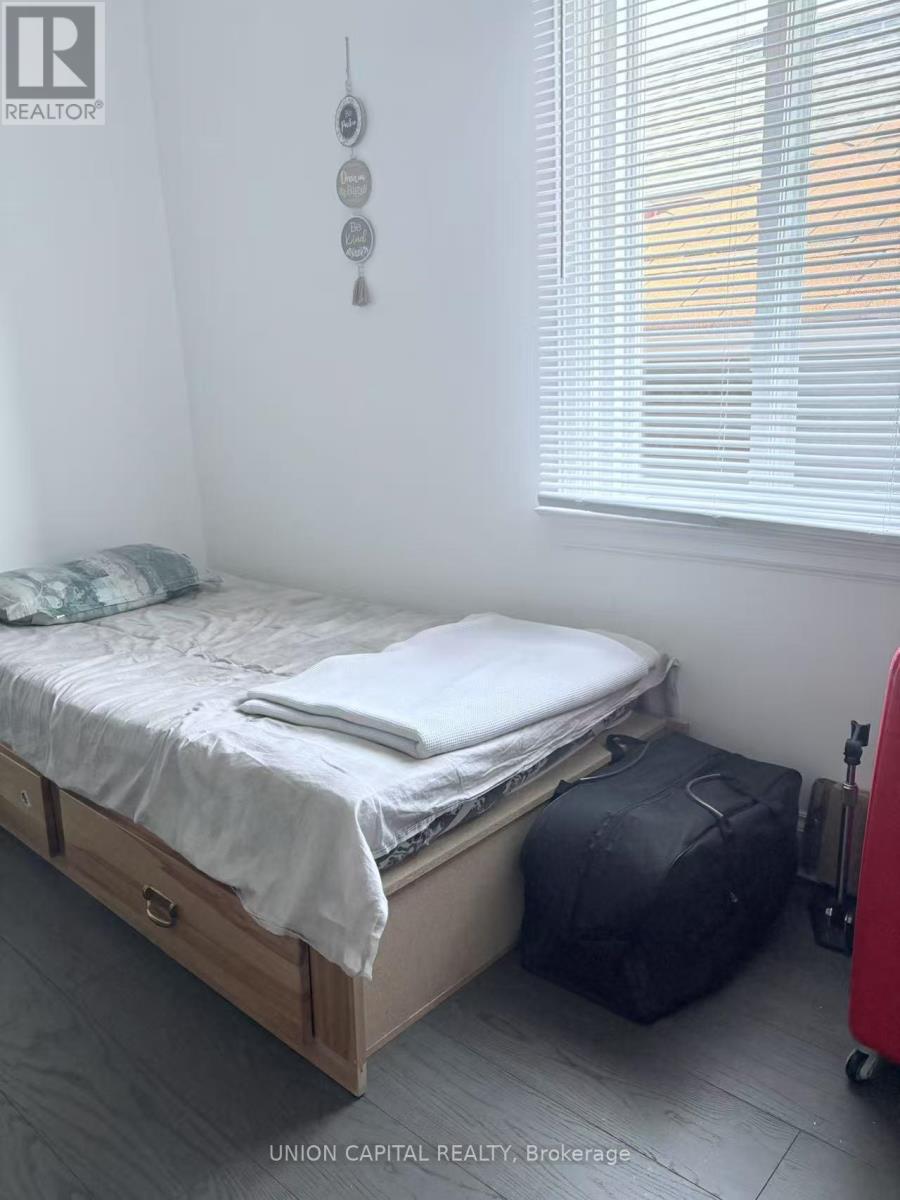 Main - 64 Delwood Drive, Toronto, Ontario  M1L 2S7 - Photo 11 - E12883814