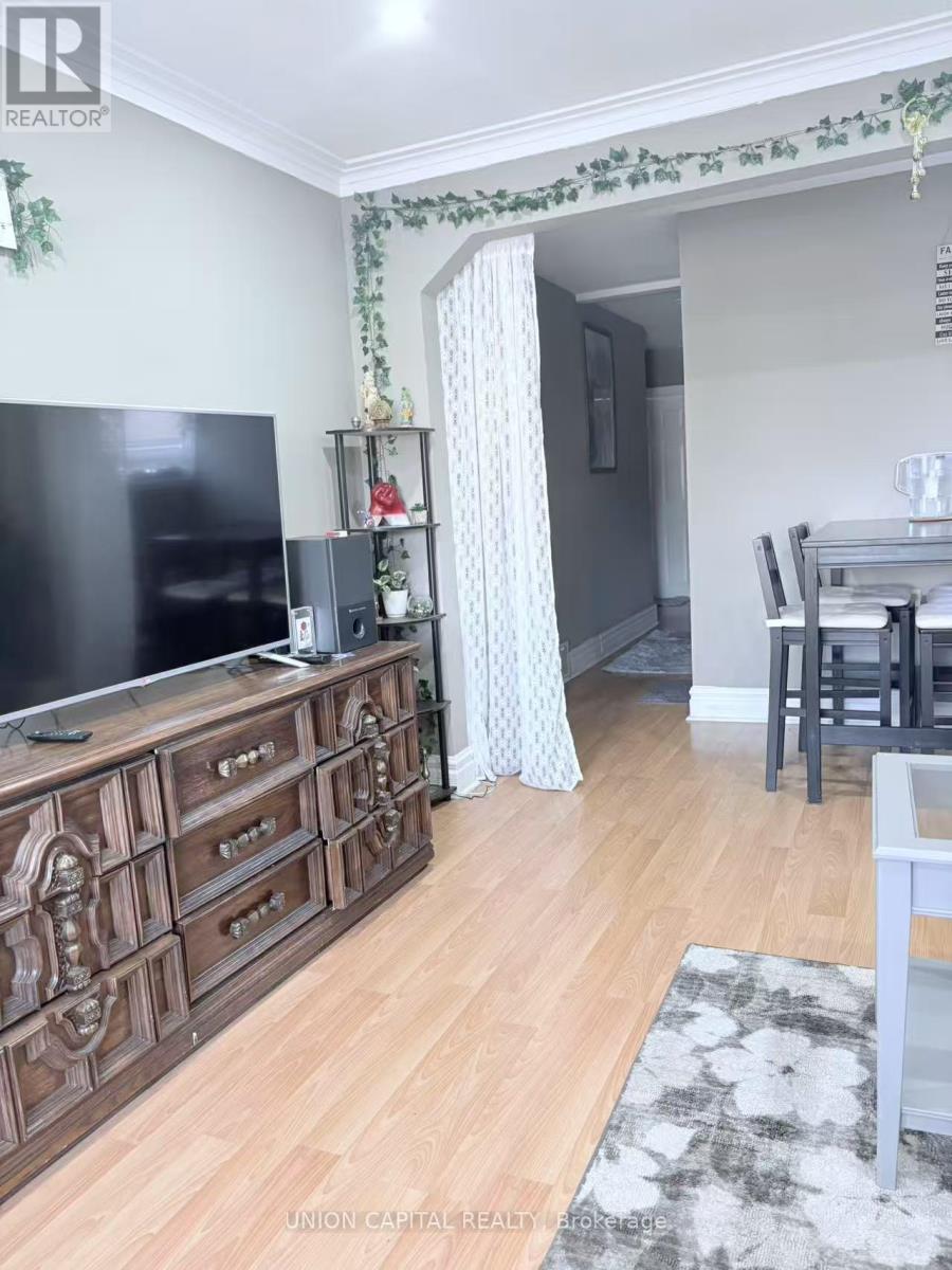 Main - 64 Delwood Drive, Toronto, Ontario  M1L 2S7 - Photo 5 - E12883814