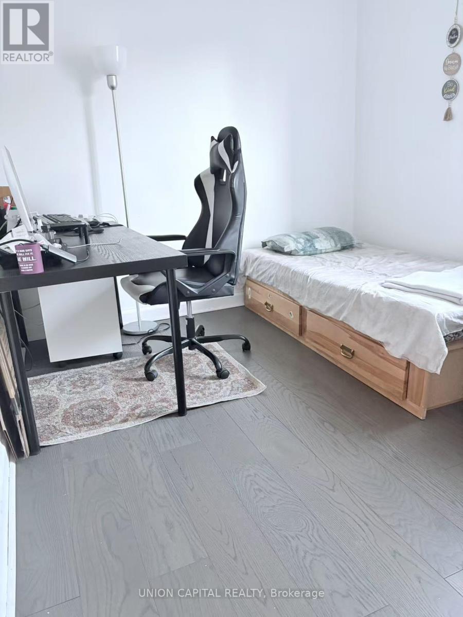 Main - 64 Delwood Drive, Toronto, Ontario  M1L 2S7 - Photo 7 - E12883814