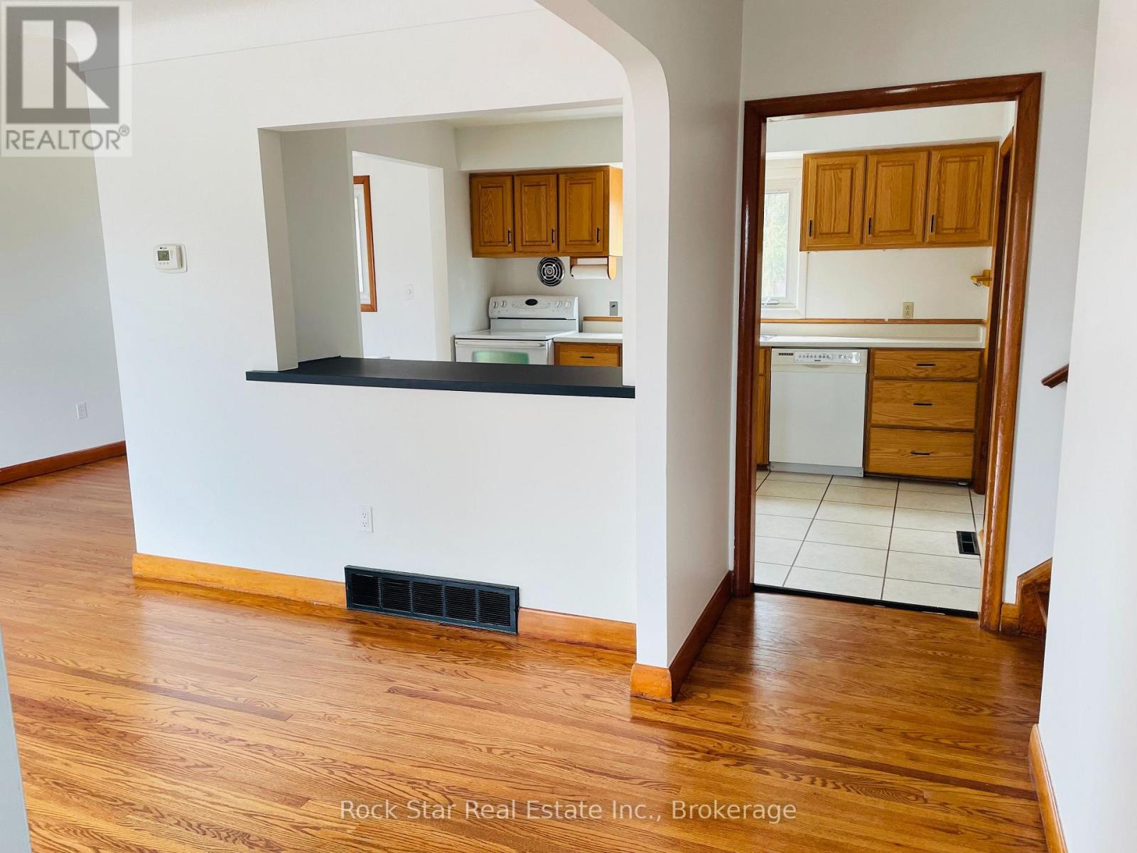 331 Meadowcrest Road, Kingston, Ontario  K7M 3S4 - Photo 4 - X12897922