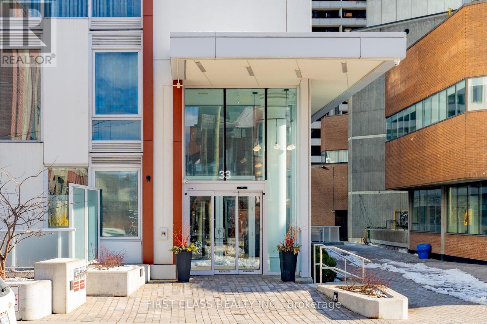 2506 - 33 Helendale Avenue, Toronto, Ontario  M4R 0A4 - Photo 2 - C12897884