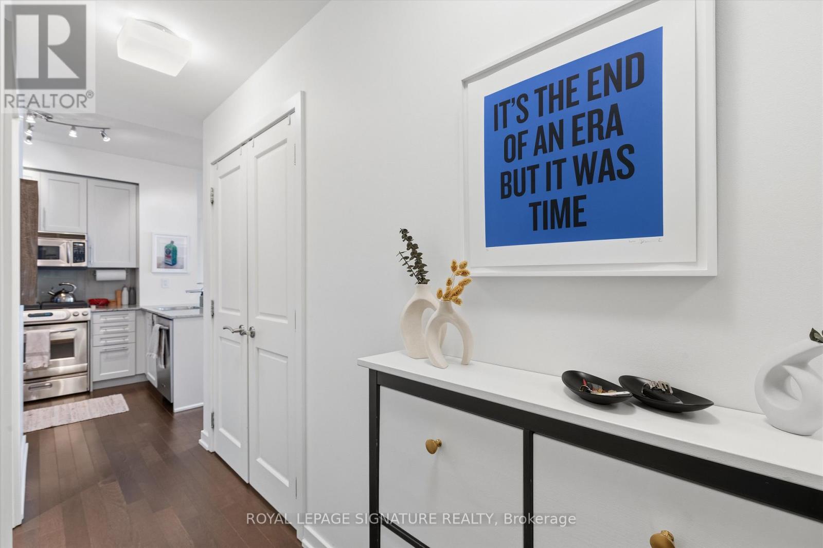 3205 - 33 Lombard Street, Toronto, Ontario  M5C 3H8 - Photo 2 - C12897902