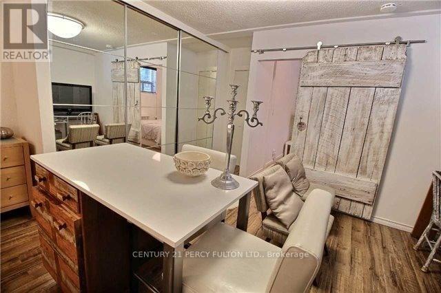 103 - 28 Cosburn Avenue, Toronto, Ontario  M4K 2E7 - Photo 4 - E12897876