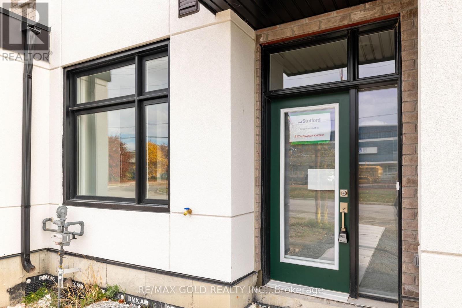 217 Monarch Avenue, Ajax, Ontario  L1S 7M3 - Photo 4 - E12897896