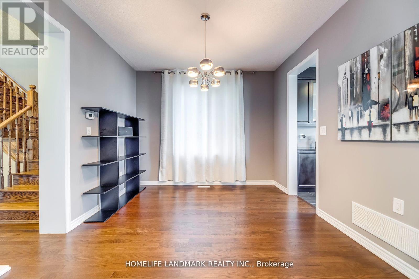 186 Degraaf Crescent, Aurora, Ontario  L4G 0X1 - Photo 4 - N12897904