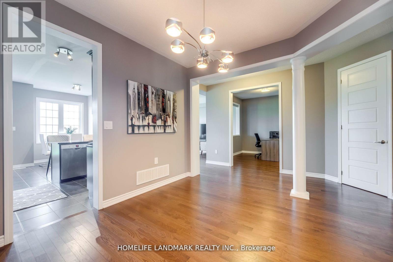 186 Degraaf Crescent, Aurora, Ontario  L4G 0X1 - Photo 6 - N12897904