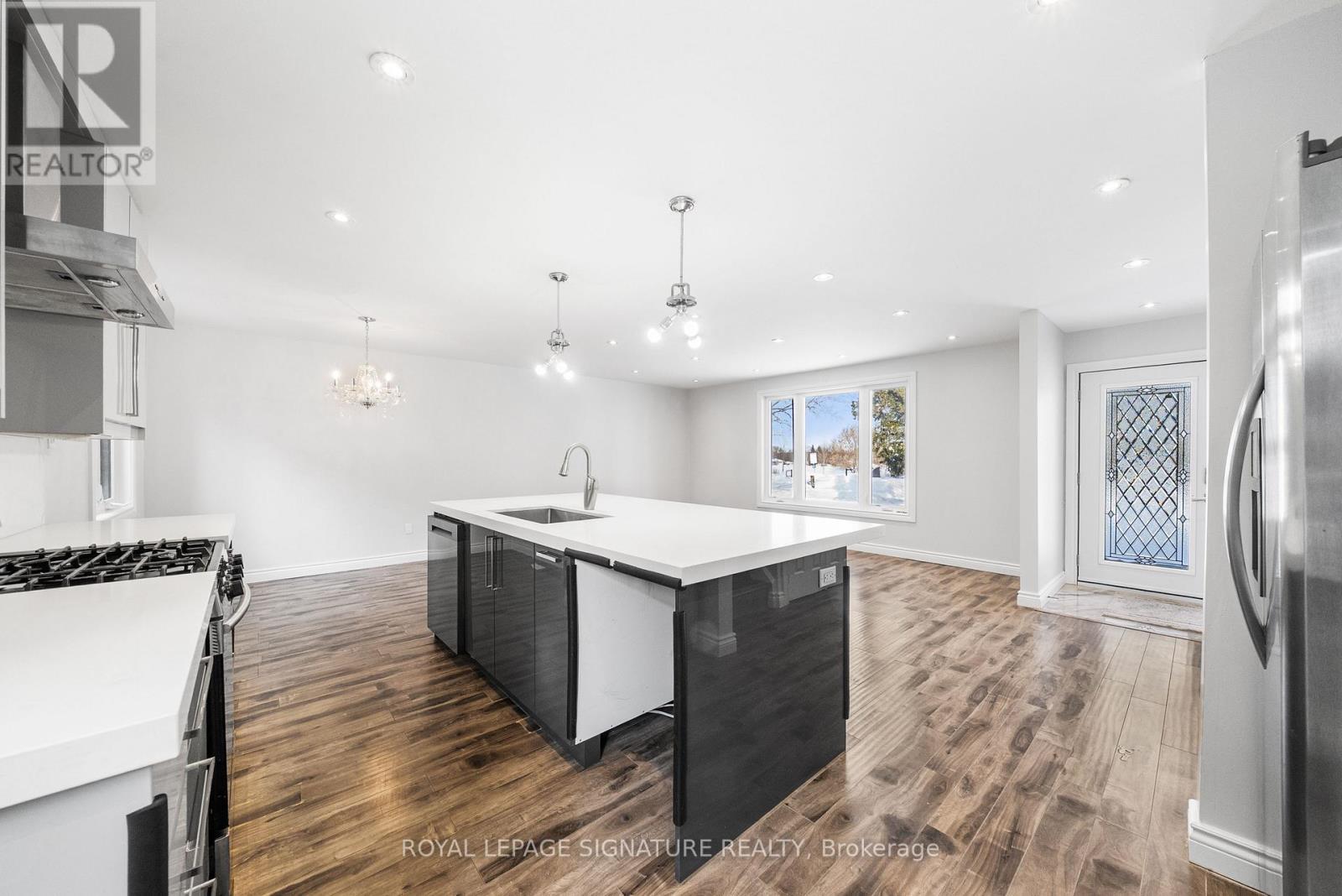 246 Hodgson Drive, Newmarket, Ontario  L3Y 1E2 - Photo 18 - N12897908