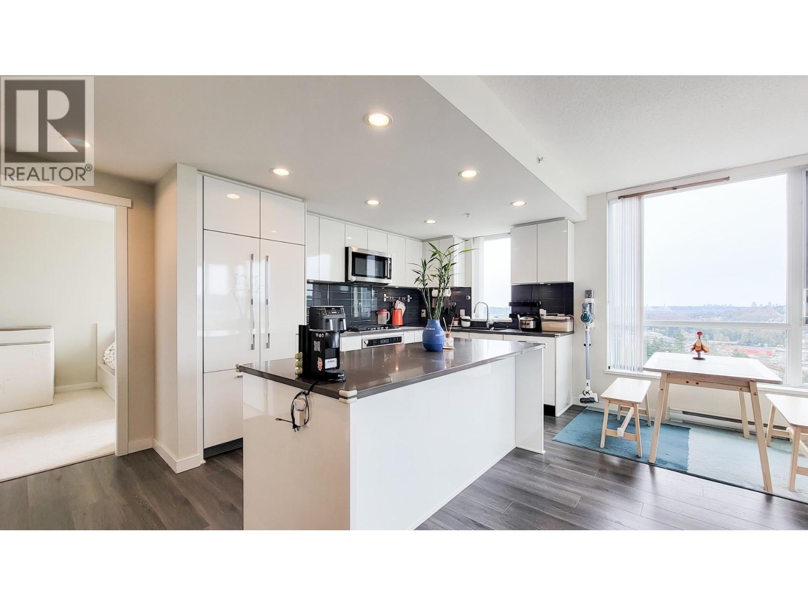 2204 3096 Windsor Gate, Coquitlam, British Columbia  V3B 0P4 - Photo 13 - R3101074