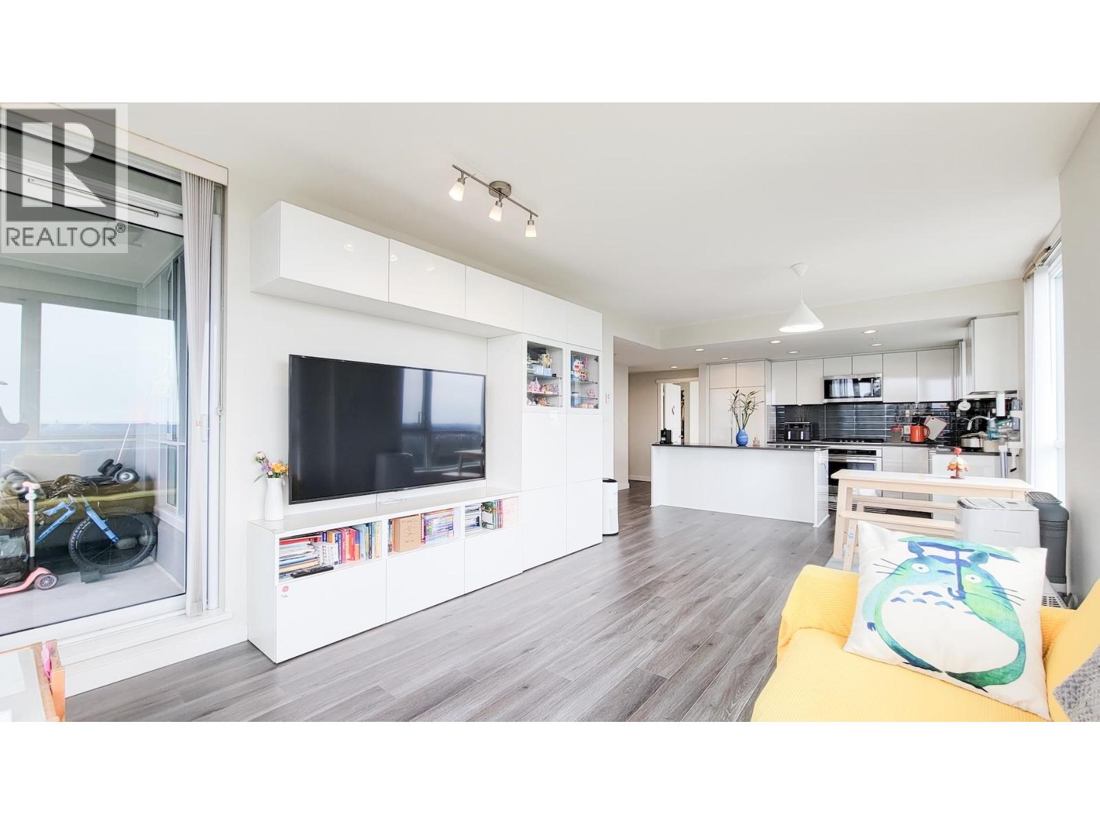 2204 3096 Windsor Gate, Coquitlam, British Columbia  V3B 0P4 - Photo 9 - R3101074