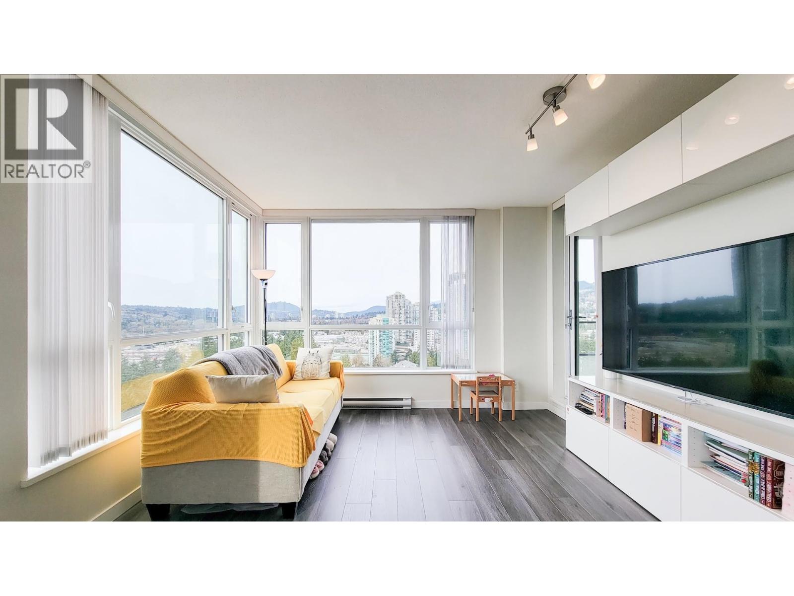 2204 3096 WINDSOR GATE, Coquitlam, British Columbia