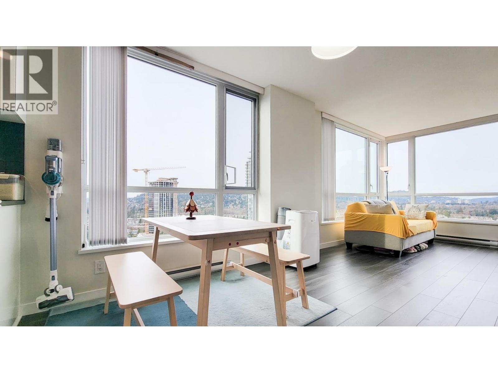 2204 3096 Windsor Gate, Coquitlam, British Columbia  V3B 0P4 - Photo 6 - R3101074