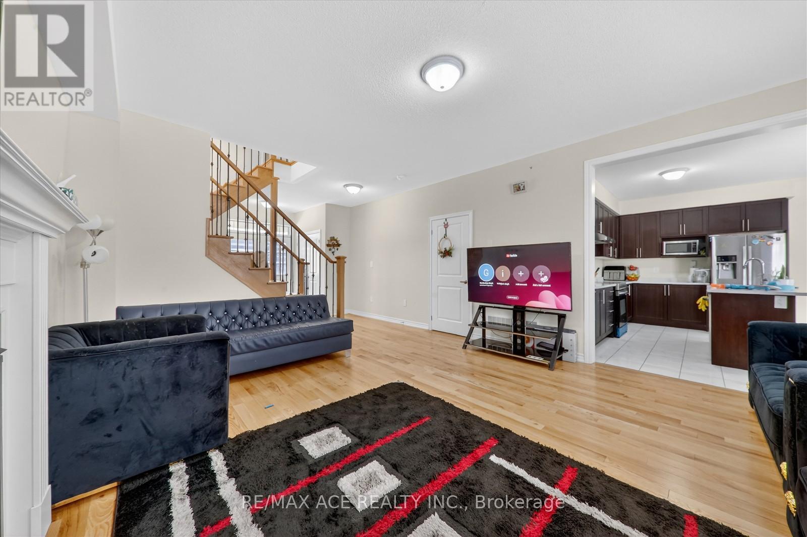 4 Sanford Circle, Springwater, Ontario  L9X 2A8 - Photo 8 - S12897858