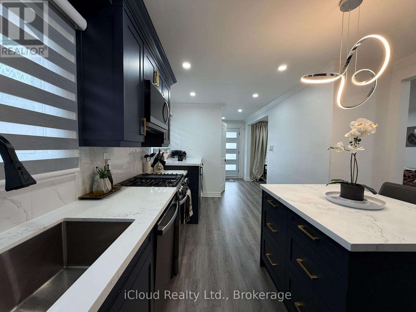 Upper Level - 17 Cloud Drive, Toronto, Ontario  M9L 2P6 - Photo 10 - W12897870