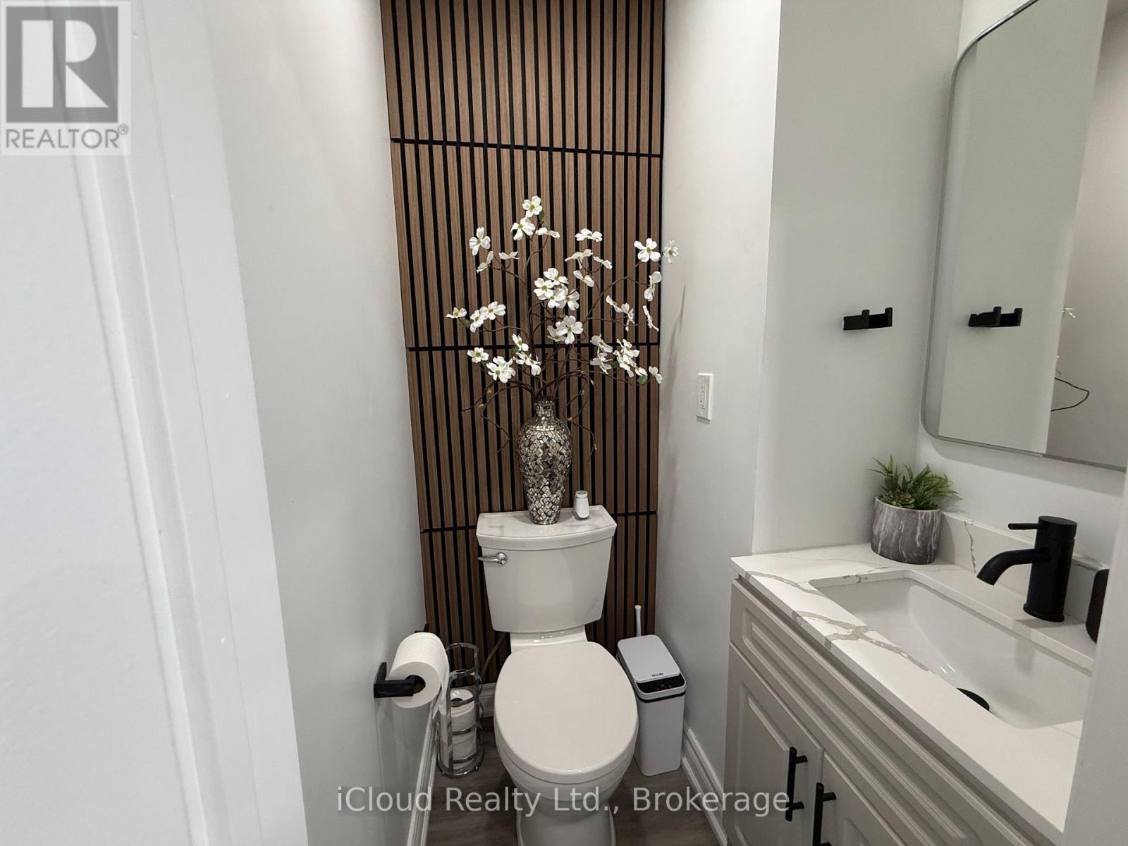 Upper Level - 17 Cloud Drive, Toronto, Ontario  M9L 2P6 - Photo 12 - W12897870