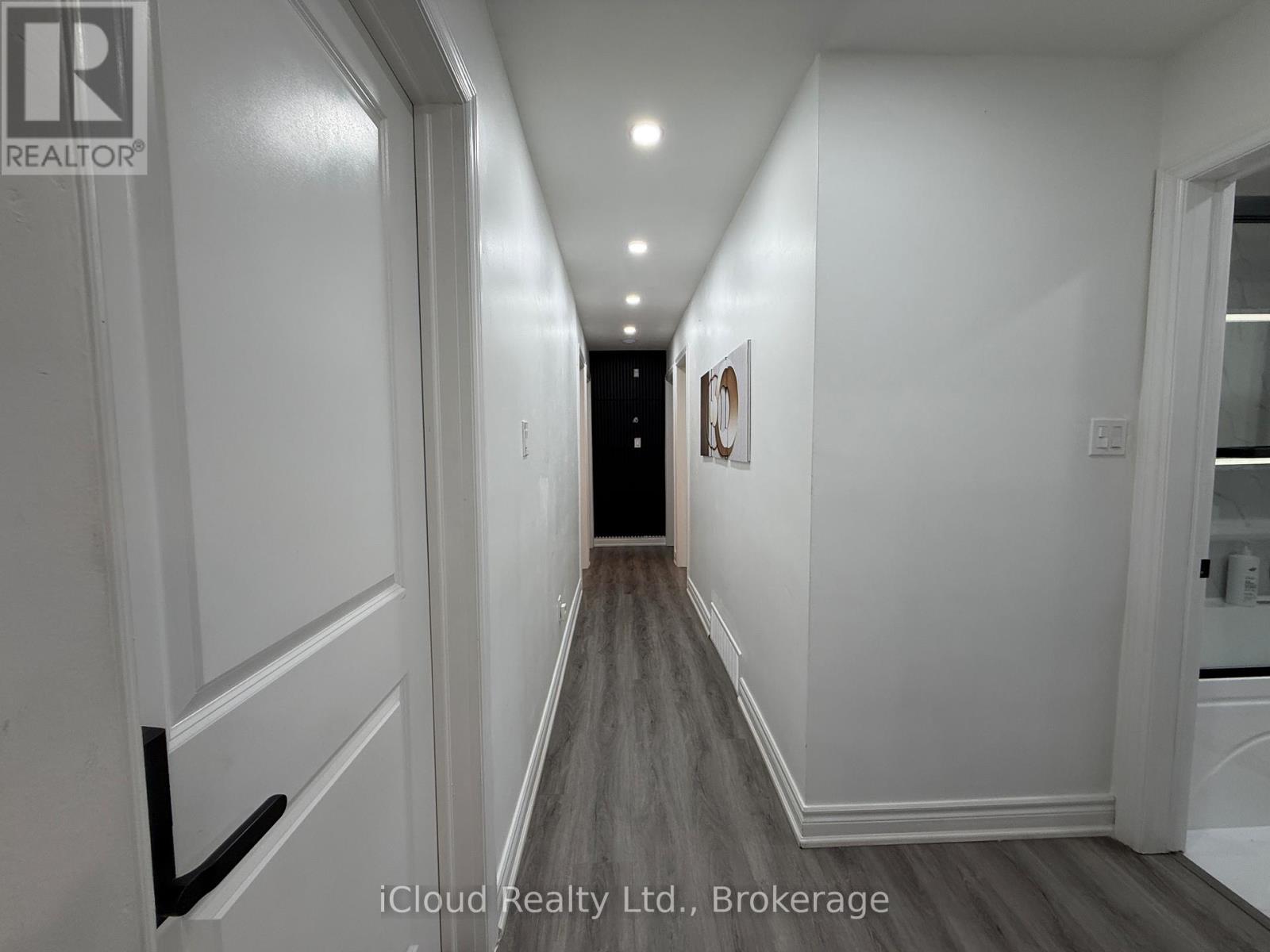 Upper Level - 17 Cloud Drive, Toronto, Ontario  M9L 2P6 - Photo 13 - W12897870