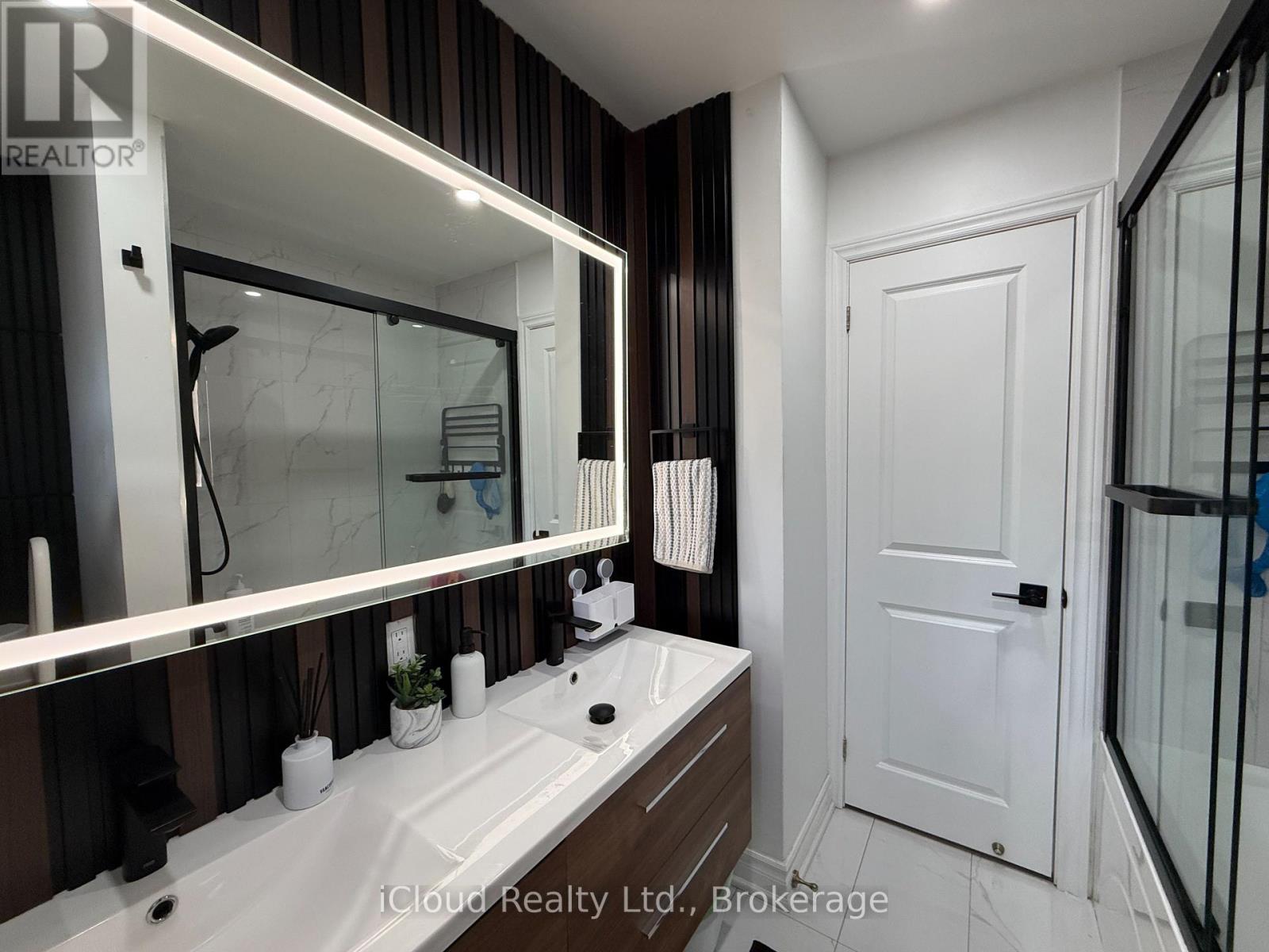 Upper Level - 17 Cloud Drive, Toronto, Ontario  M9L 2P6 - Photo 15 - W12897870