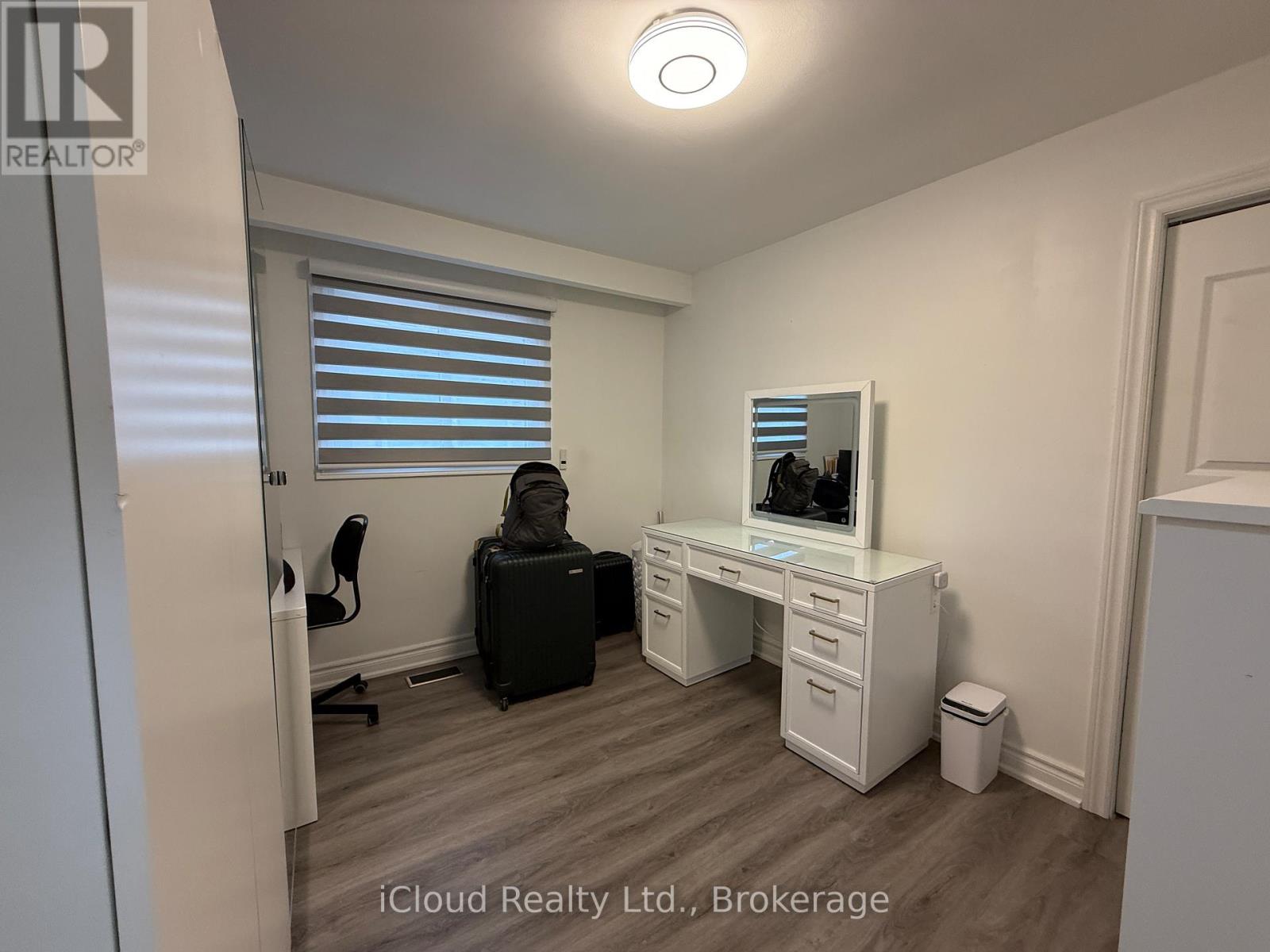 Upper Level - 17 Cloud Drive, Toronto, Ontario  M9L 2P6 - Photo 18 - W12897870