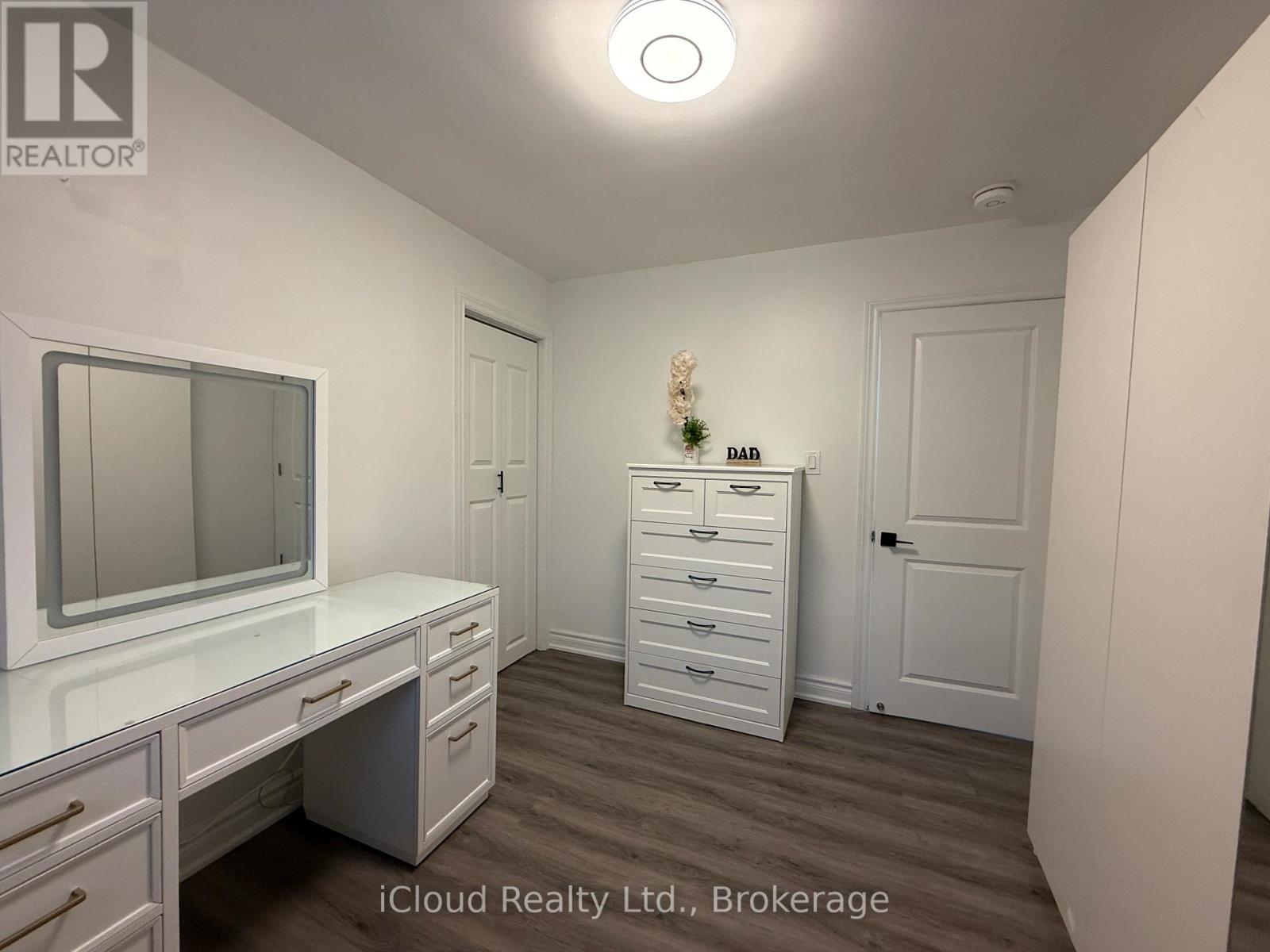 Upper Level - 17 Cloud Drive, Toronto, Ontario  M9L 2P6 - Photo 19 - W12897870