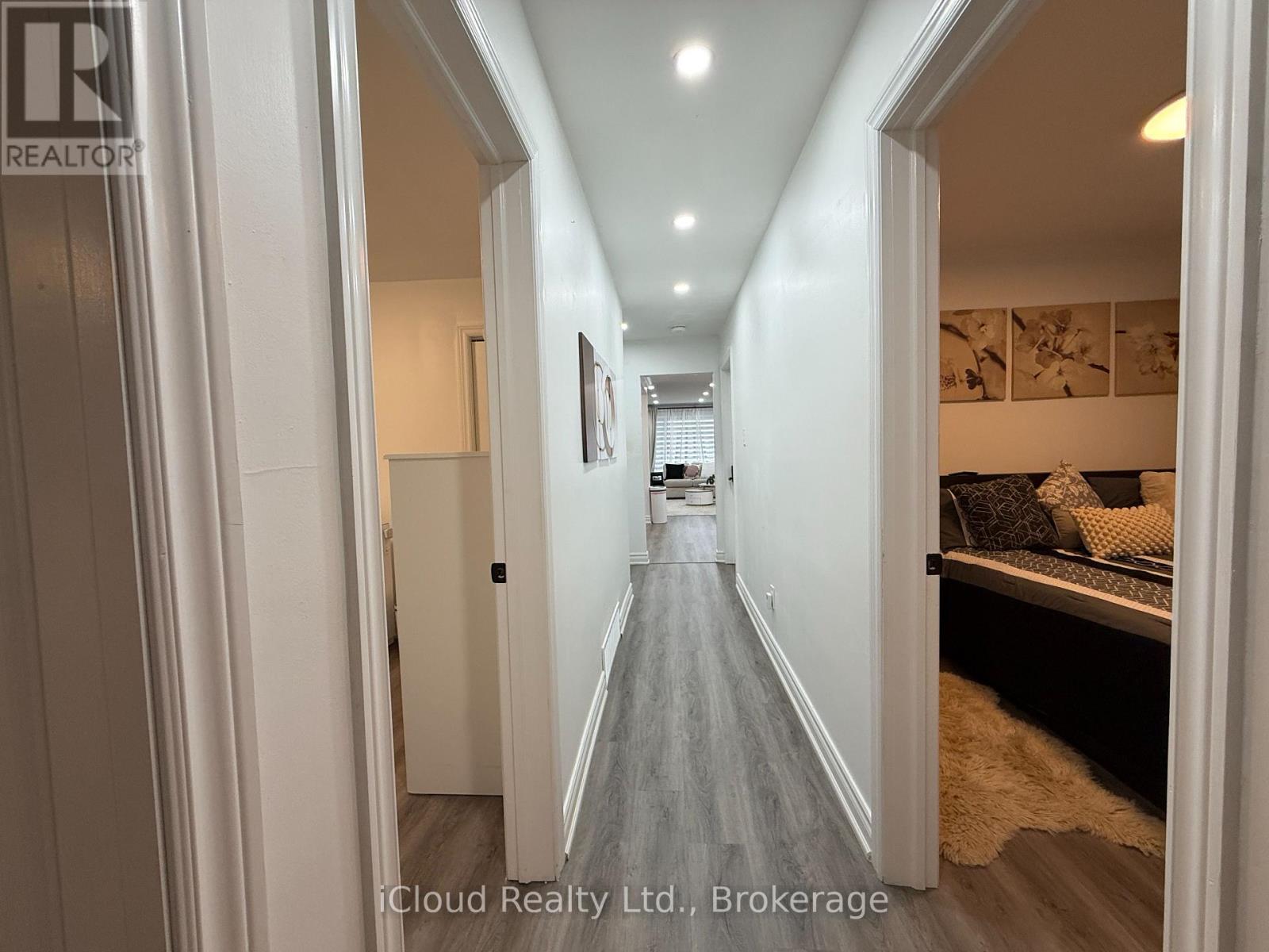Upper Level - 17 Cloud Drive, Toronto, Ontario  M9L 2P6 - Photo 24 - W12897870